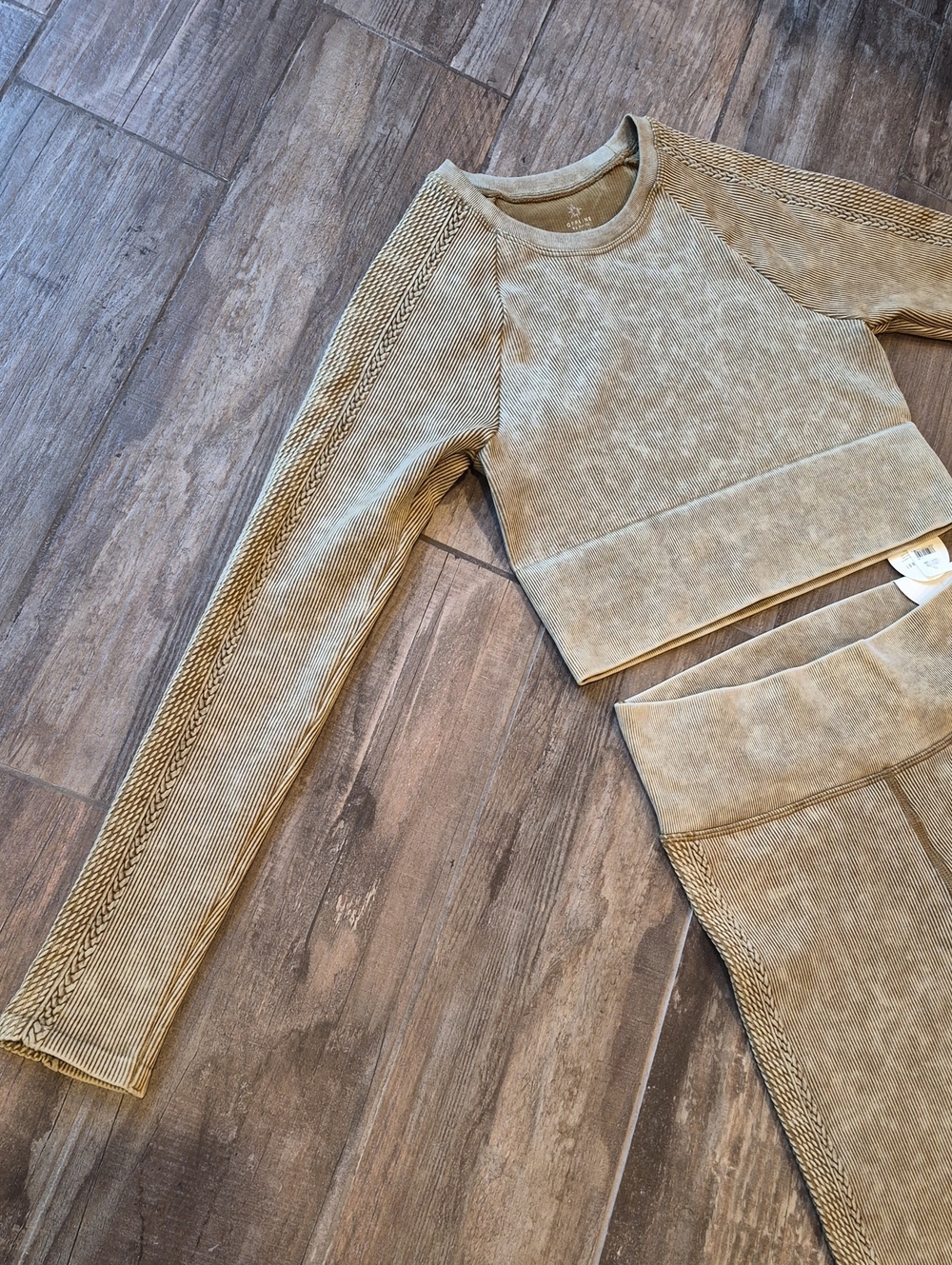 XS/S Offline Aerie Mustard Tan Ribbed Braided Detail Long Sleeve Top & Leggings - Picture 4 of 16